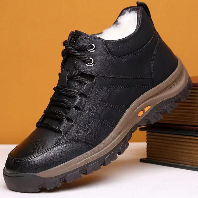 Men's casual sports sneakers suitable for hiking and everyday wear