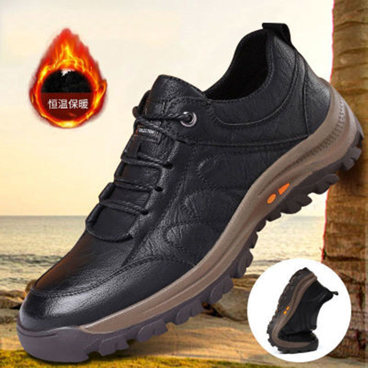 Men's hiking shoes with cushioned insole and mesh interior
