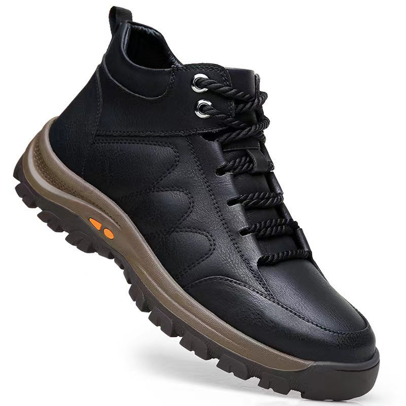 Men's hiking shoes with round toe and lace-up closure